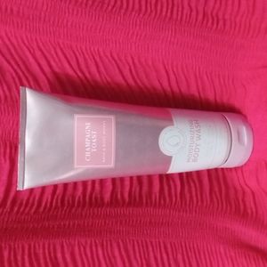 Bath and body works champagne t moisturizing body wash with Shea butter and coco